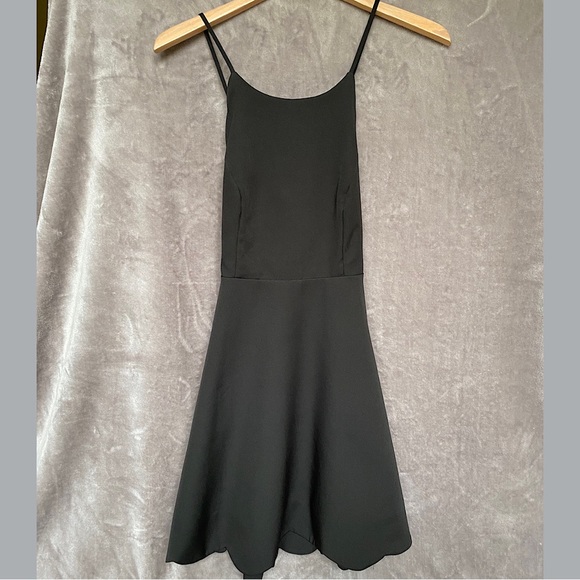 Lulus Scalloped Bodice & Hem Mini Dress, Size Women’s MED, Black - Picture 2 of 6